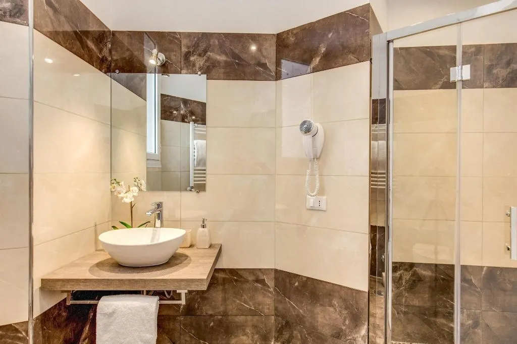 Room, The Bridge Suites, Rome