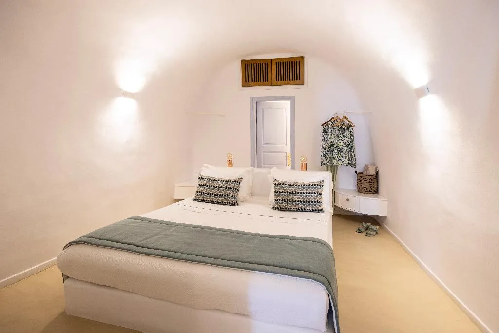 VILLA WITH JACUZZI Room, El Verano Collection Santorini, Santorini