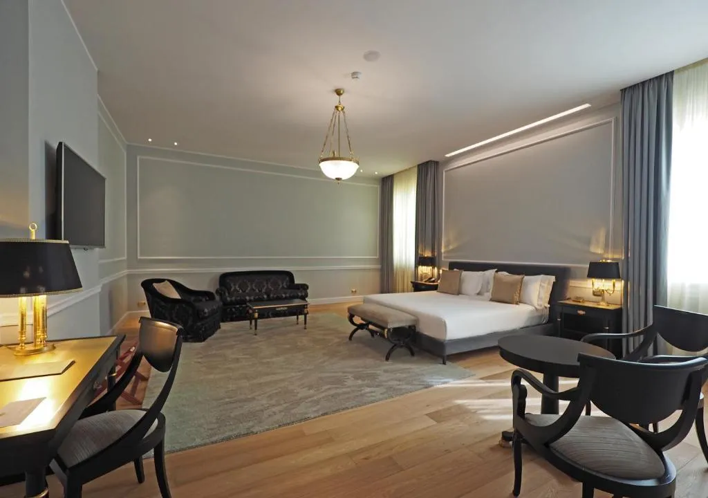 JUNIOR SUITE CITY VIEW Room, Grand Hotel et des Palmes, Palermo
