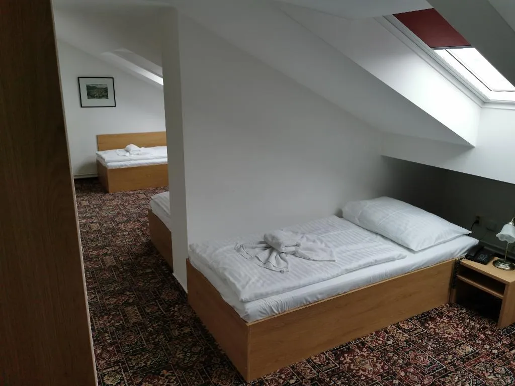 QUADRUPLE STANDARD Room, City Inn, Prague