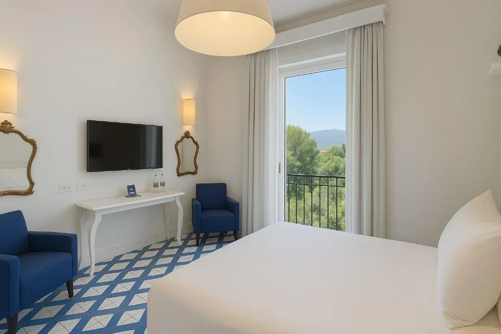 Room CITY VIEW Room, Grand Hotel Europa Palace, Naples