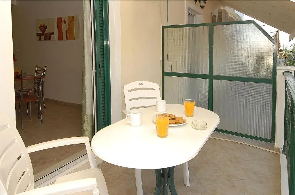 Room, Spira Studios, Zante