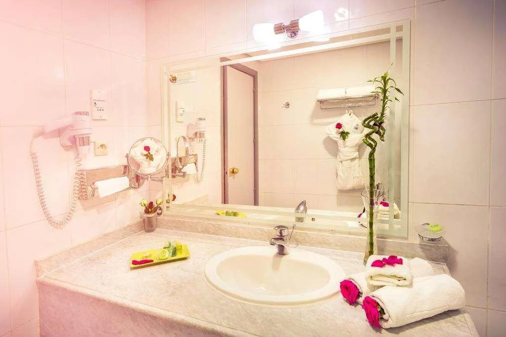 Room, Idou Anfa, Casablanca
