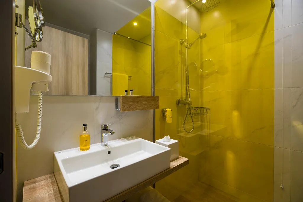 TRIPLE PREMIUM Room, Ibis Styles Athens Routes, Athens