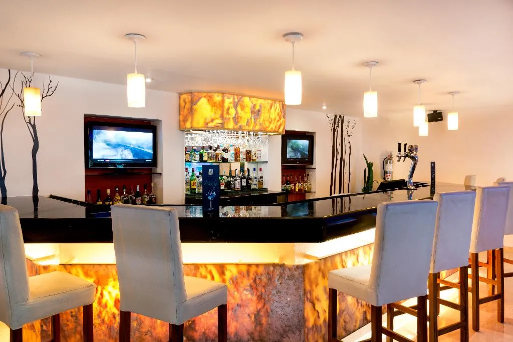 Bar, Flamingo Cancun All Inclusive, Cancun Area