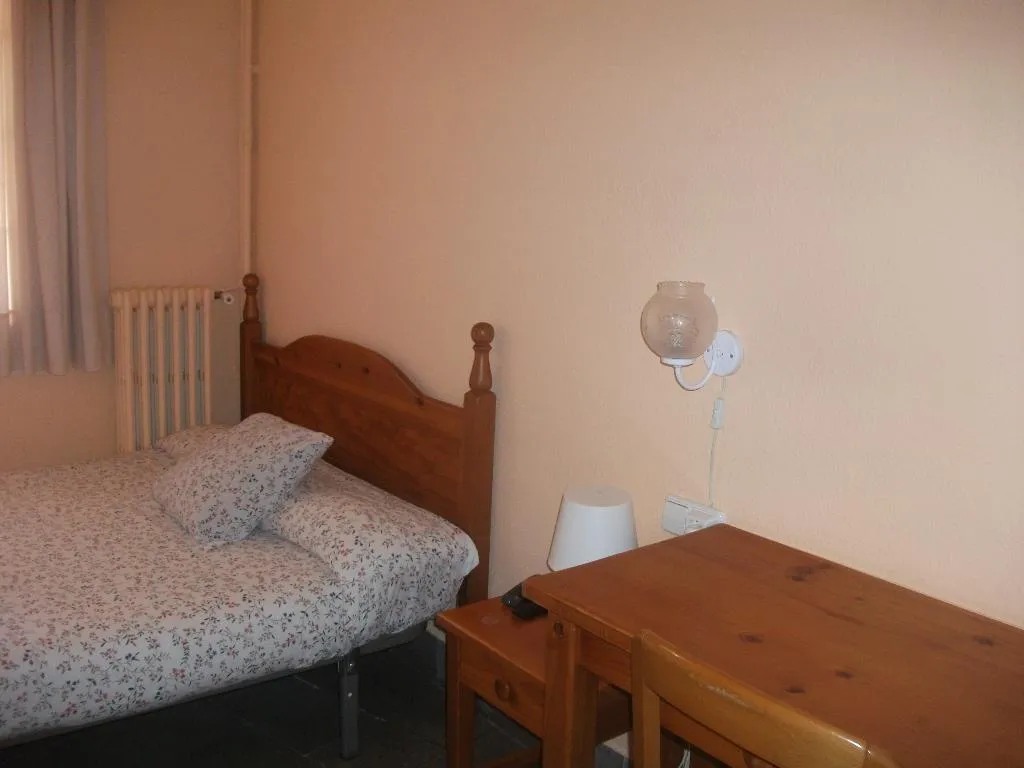 SINGLE STANDARD Room, Hostal Porta De Nuria, Barcelona