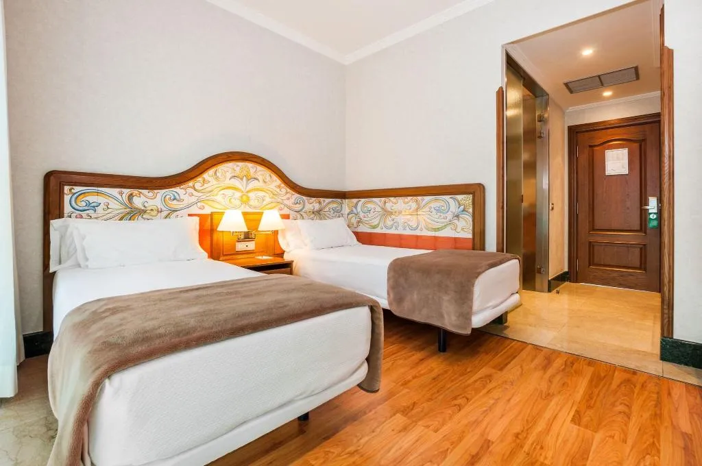 TWIN NON SMOKING Room, Hotel Julia, Madrid