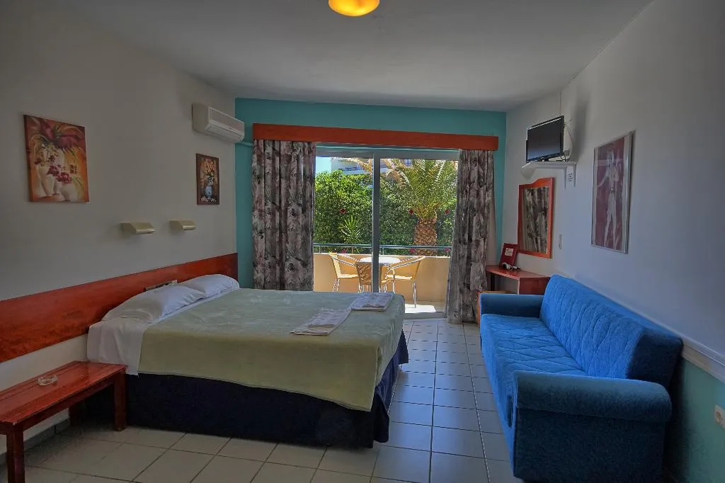STUDIO STANDARD Room, Sea Front Beach Hotel Apartments, Crete