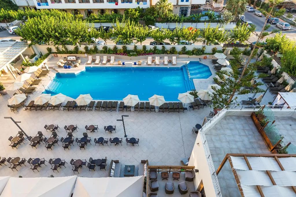 Pool, Theartemis Palace, Crete