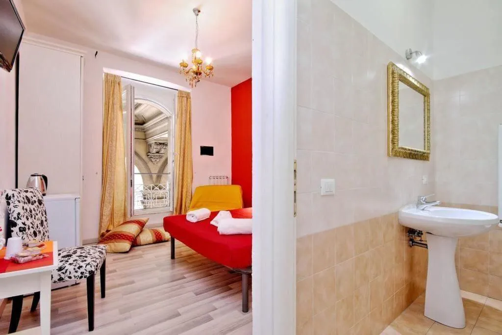 DOUBLE QUEEN SIZE BED Room, Lucky Holiday Rooms, Naples