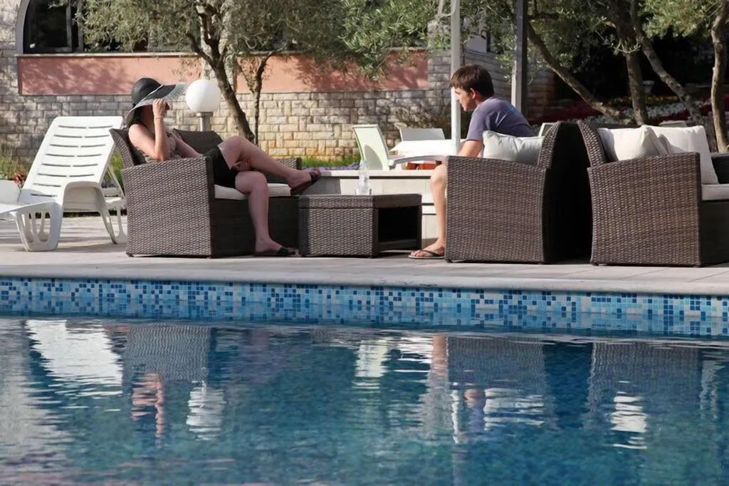 Pool, Carmen, Istria