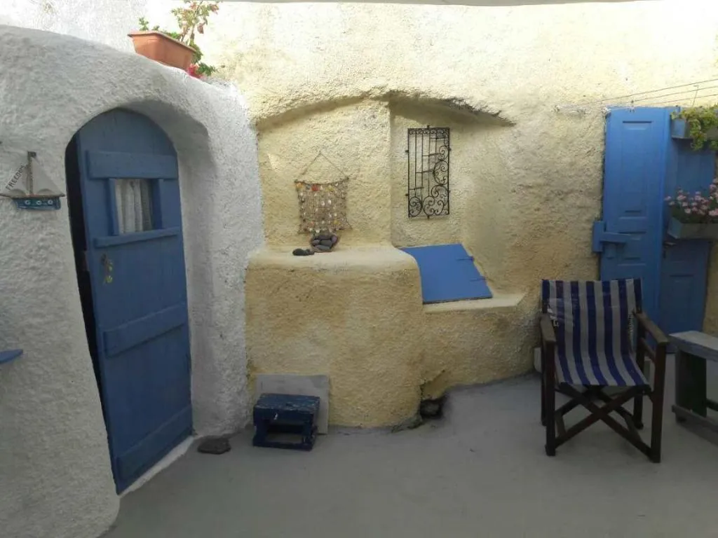 Room, Emmantina Houses, Santorini