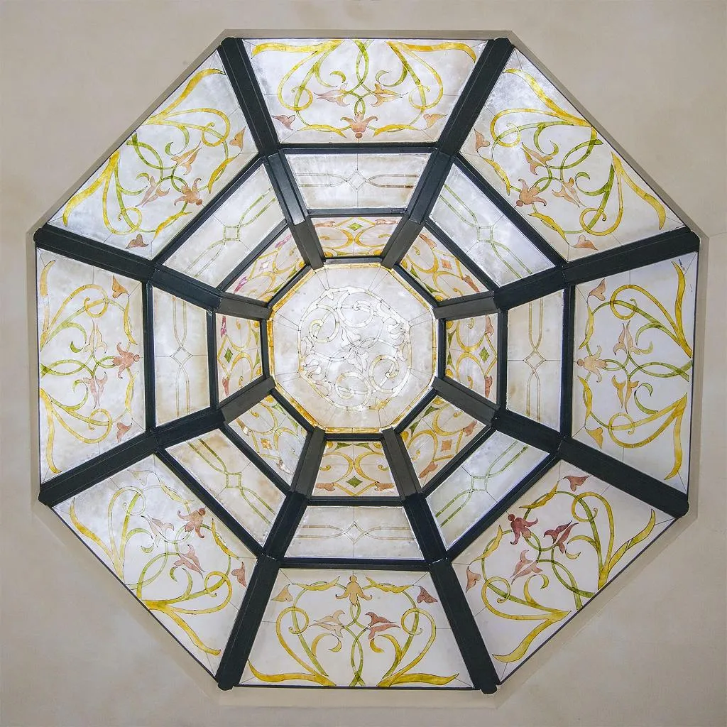 Lobby, Liberty, Catania