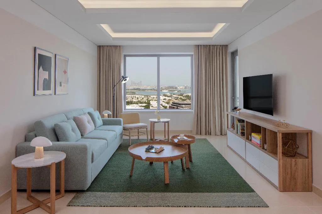 SUITE SEA VIEW KING BED Room, Staybridge Suites Dubai Internet City, Dubai