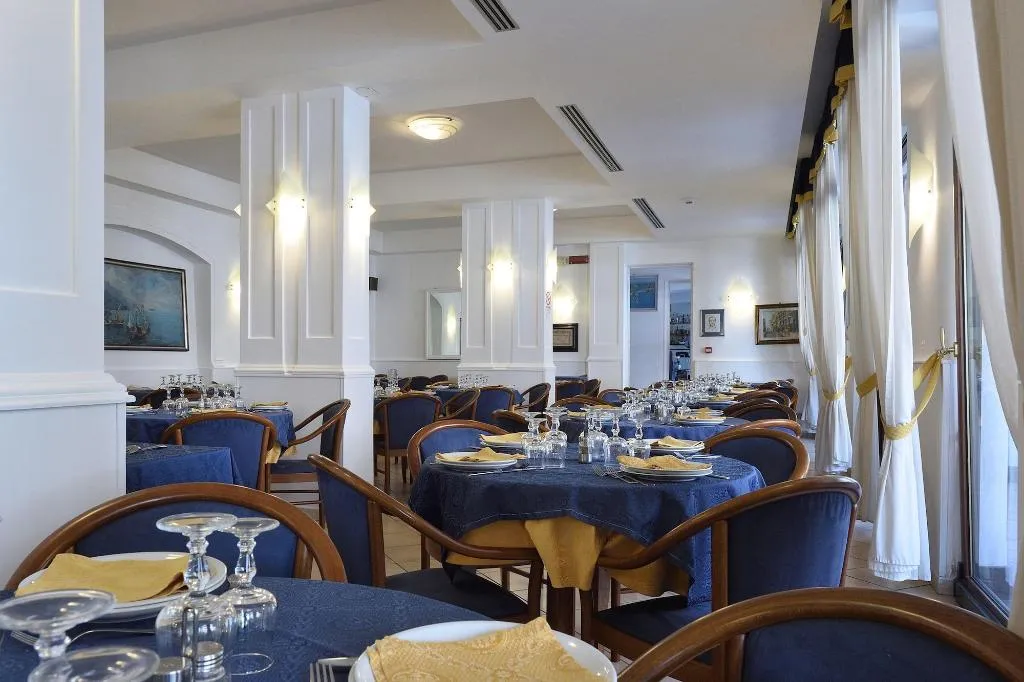 Restaurant, Hotel Settebello, Naples