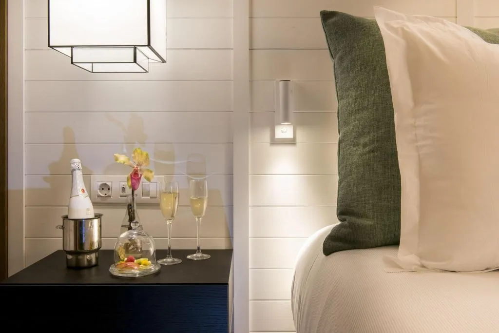 DOUBLE SUPERIOR QUEEN BED Room, Catalonia Molina Lario, Costa Del Sol