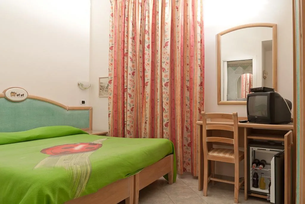 TRIPLE STANDARD Room, Hotel Del Postiglione, Naples