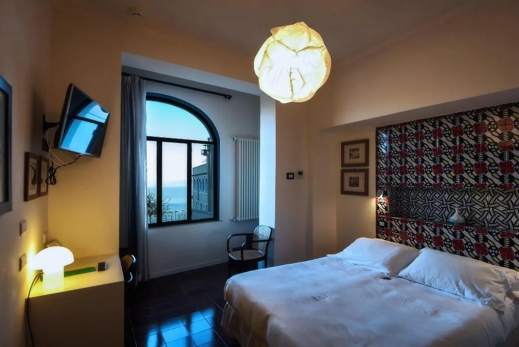 Room, La Moresca, Naples