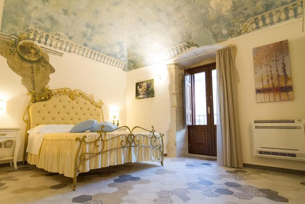 Room, Palazzo Tasca Guest House & Luxury Suite, Catania
