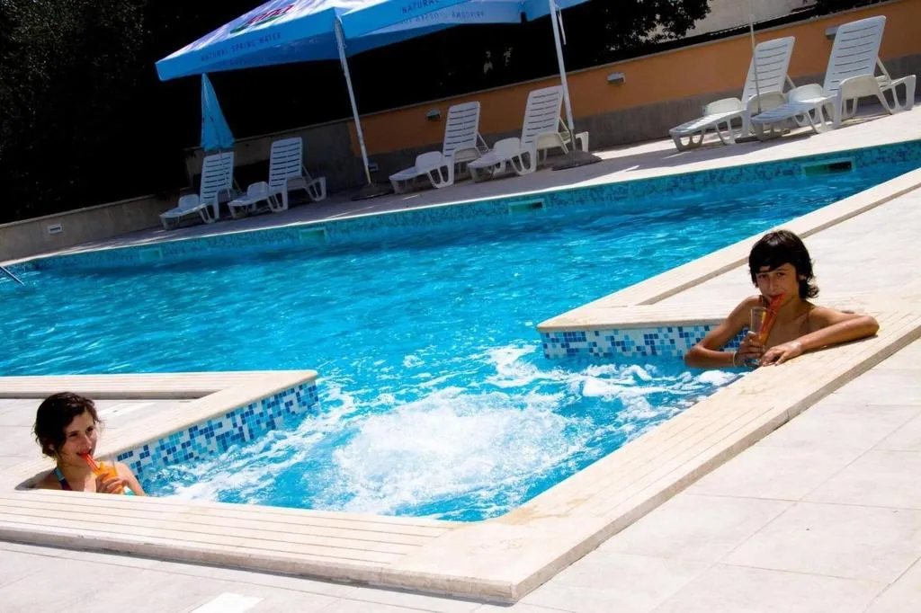 Pool, Carmen, Istria