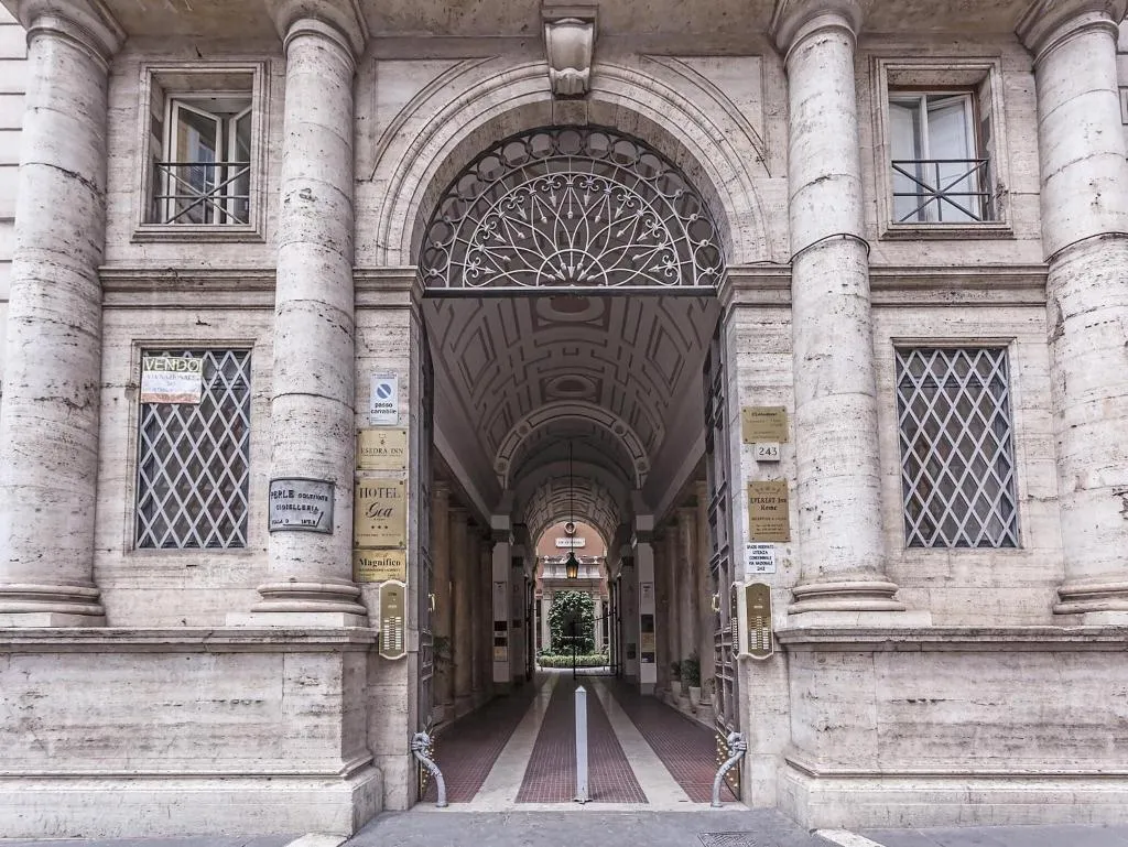 General view, Hotel Regina Giovanna, Rome