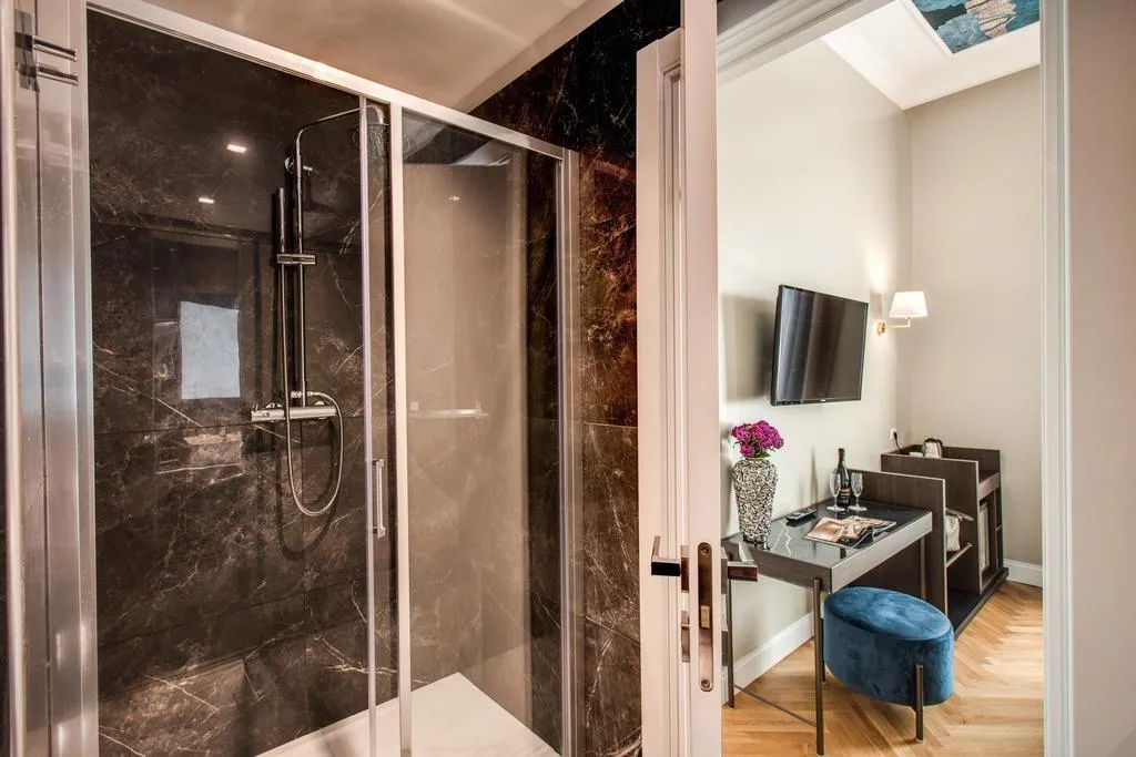 DOUBLE DELUXE Room, Hotel 55 Fiftyfive, Rome