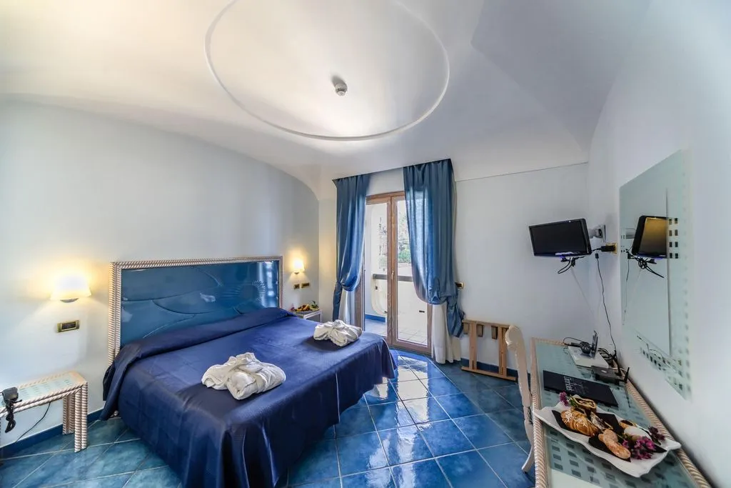 Double or Twin SUPERIOR HARBOUR VIEW Room, Aragona Palace Hotel, Naples