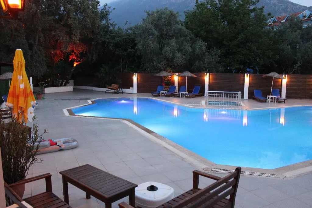 Pool, Tunacan, Dalaman