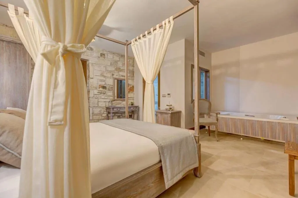 Room, Navali̇a Otel, Izmir