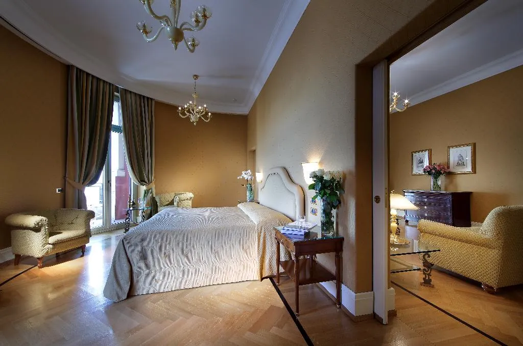 SUITE EXECUTIVE Room, Eurostars Hotel Excelsior, Naples