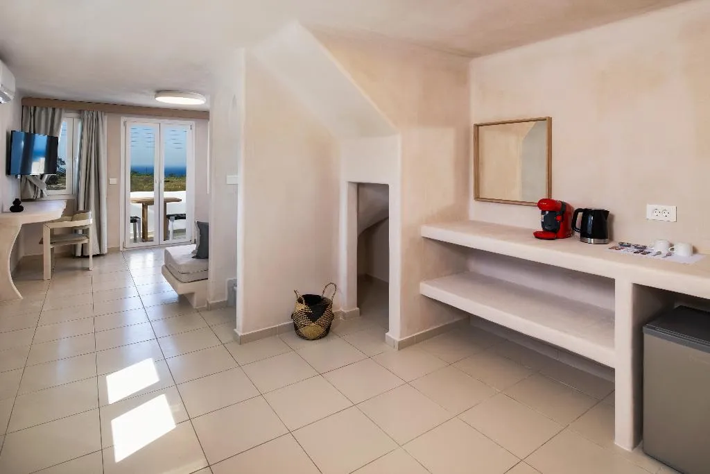 SUITE WITH JACUZZI Room, Aelia Luxury Suites, Santorini