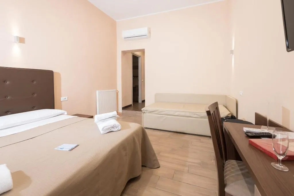 Room, Trinity Luxury Rooms, Rome