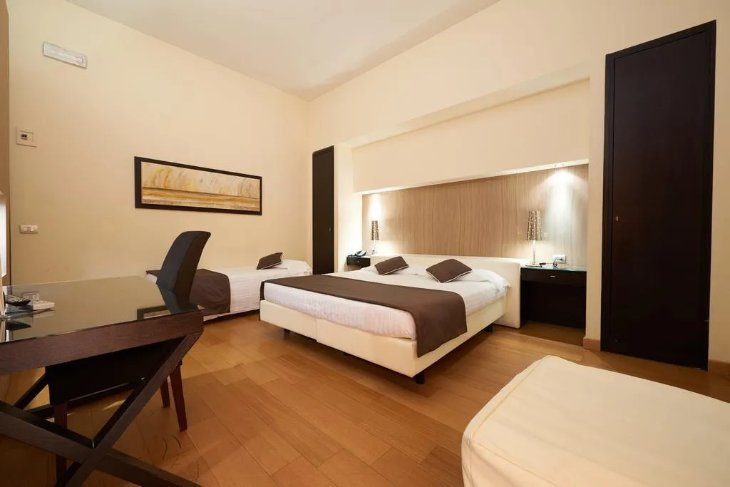 QUADRUPLE STANDARD Room, Cosimo de Medici, Florence