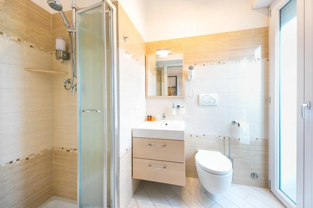Room, Suites Roma Tiburtina, Rome