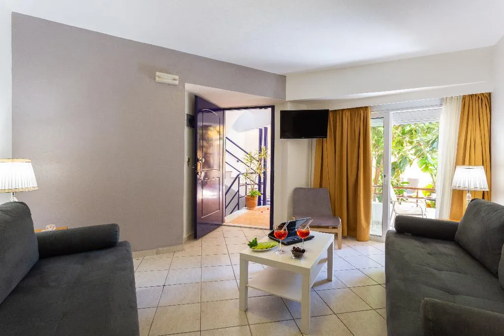JUNIOR SUITE CAPACITY 5 Room, Faedra Beach, Crete