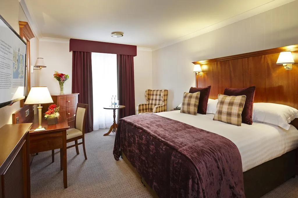 DOUBLE SUPERIOR KING BED Room, Clayton Hotel Ballsbridge, Dublin