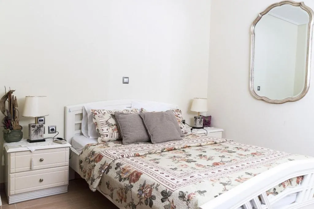 Room, Villa d'Irene - near Athens airport, 200 meters fr, Athens