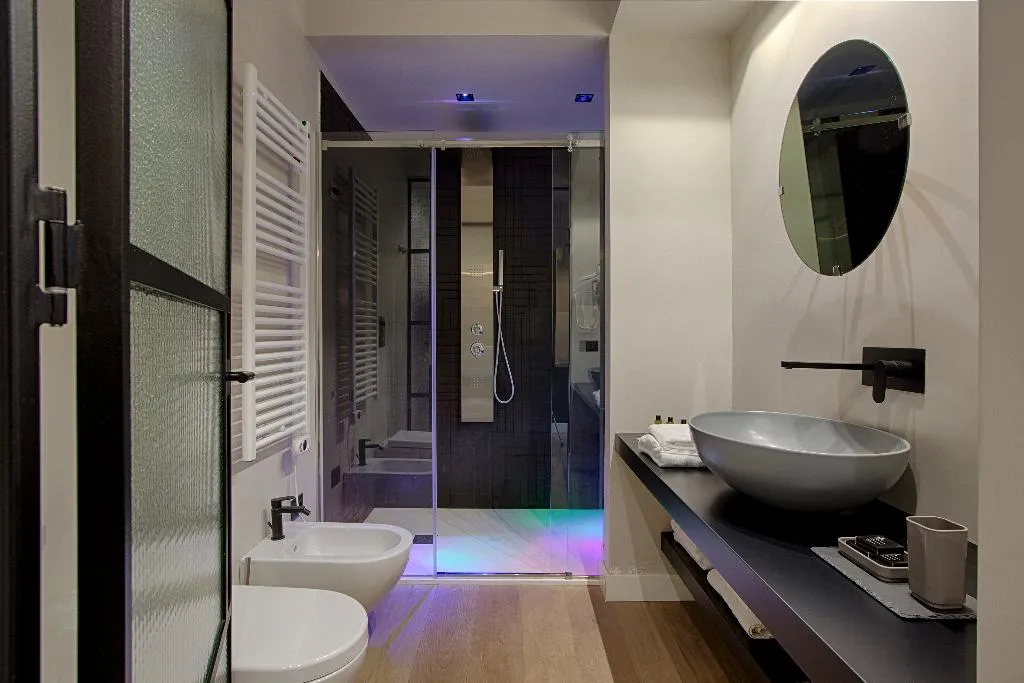 Double or Twin KING SIZE BED Room, Casa Pacifico Napoli, Naples