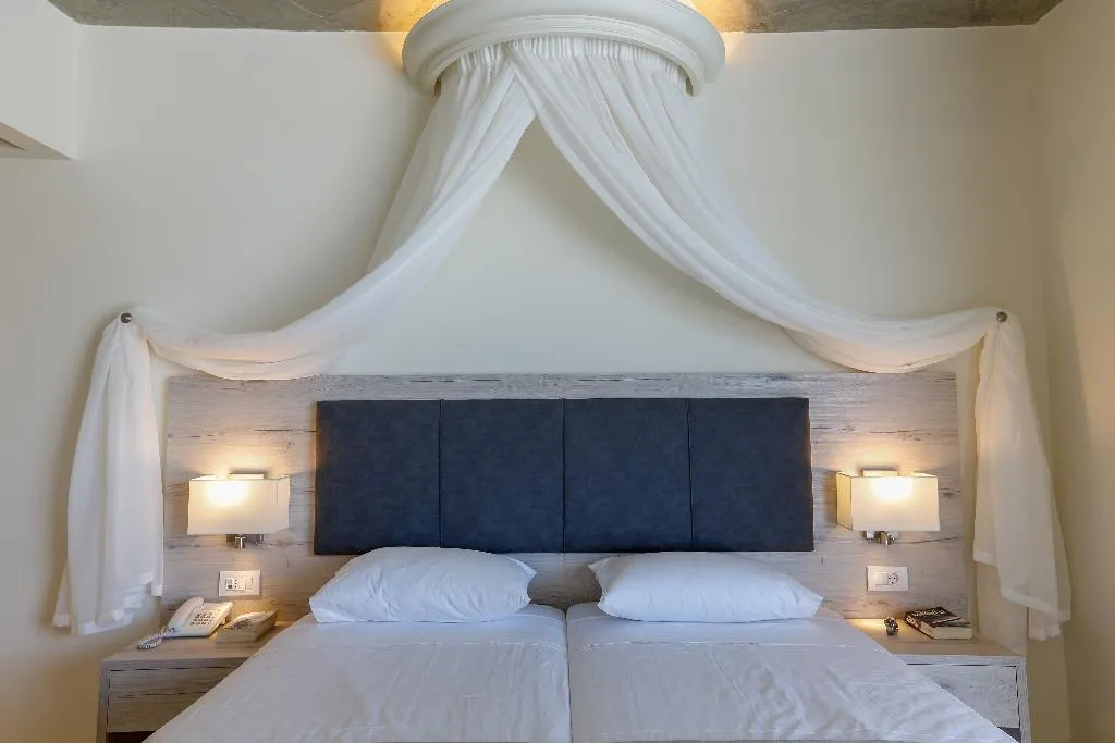 Double or Twin DELUXE WITH PRIVATE POOL Room, Rodos Star, Rhodes