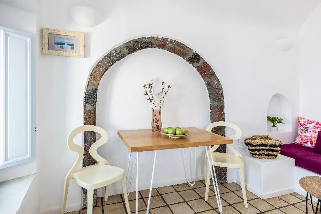 SUITE WITH JACUZZI Room, El Verano Collection Santorini, Santorini