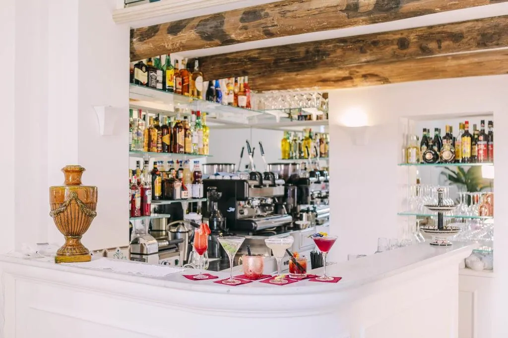 Bar, Palazzo Pascal, Naples