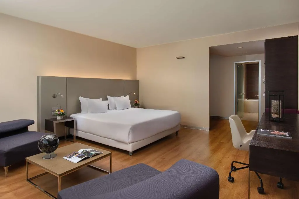 FAMILY ROOM CAPACITY 6 Room, NH Orio al Serio Airport, Milan