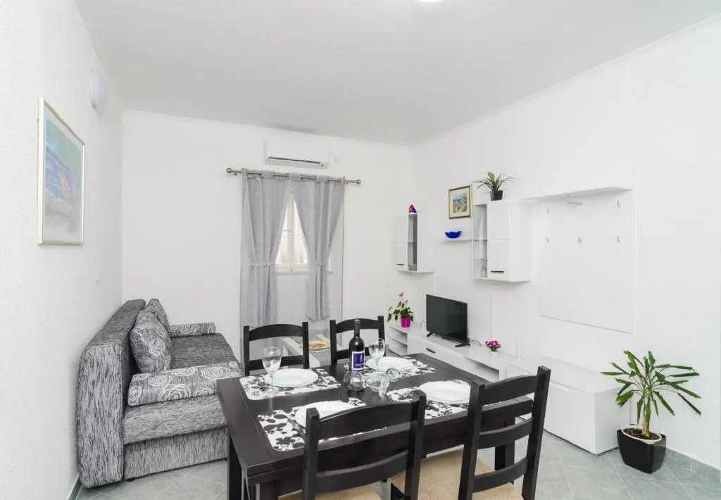 APARTMENT WITH BALCONY Room, Apartments Grga, Dubrovnik