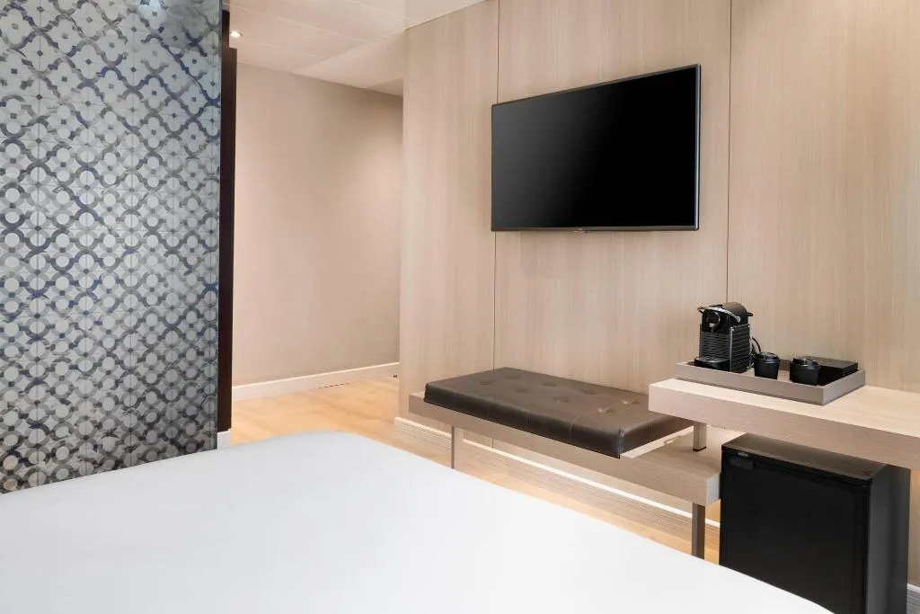 Room, AC Barcelona Irla, Barcelona