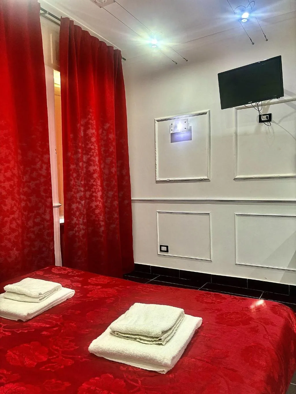 Room, Palace Rome, Rome