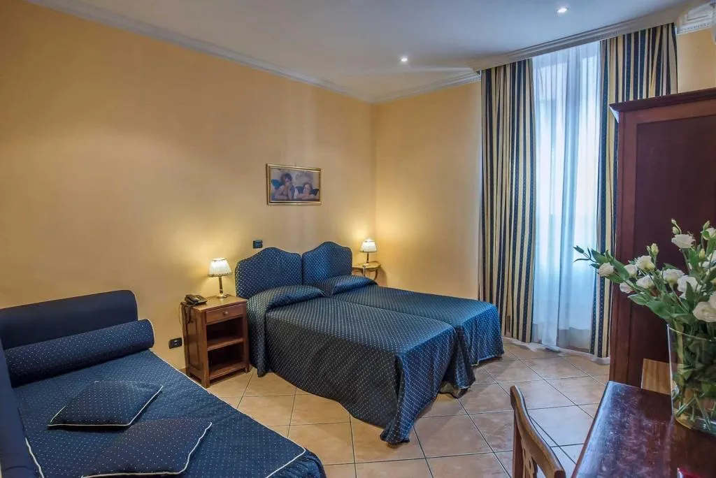 Room, Hotel Caracciolo, Naples