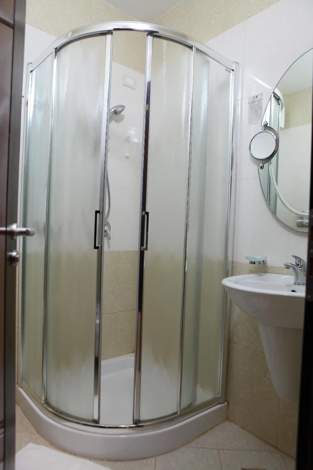 DOUBLE SUPERIOR Room, New York, Kavaje