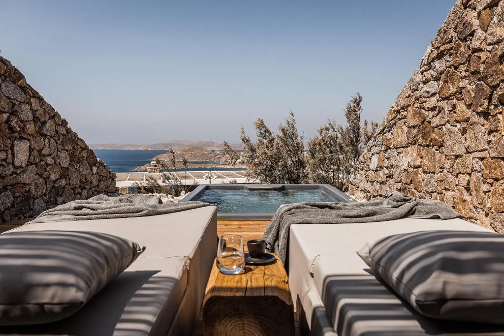 SUITE WITH JACUZZI Room, Alissachni Mykonos, Mykonos