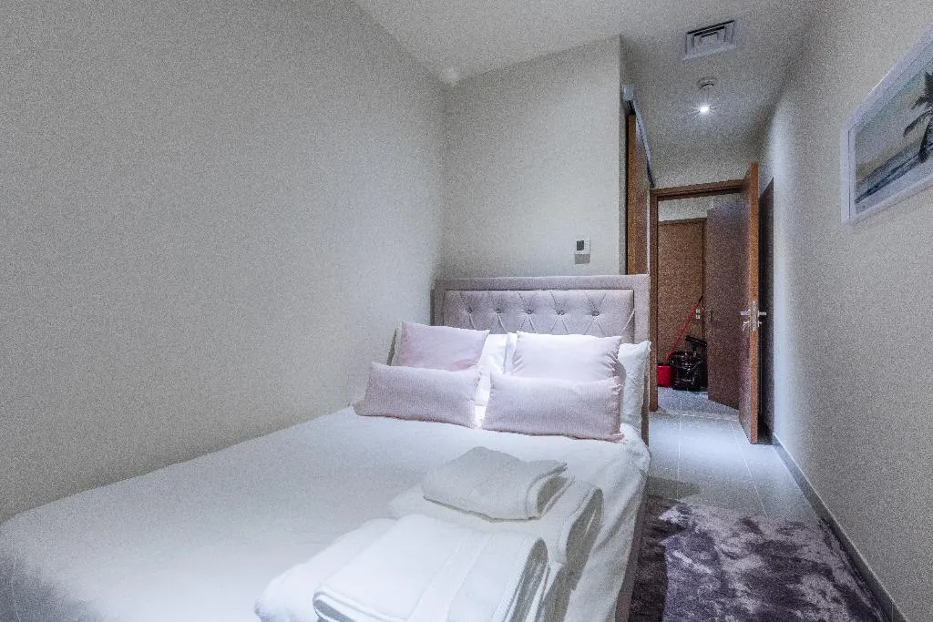 APARTMENT TWO BEDROOMS WITH AIR CONDITIONING Room, FAM Living - City Walk, Dubai