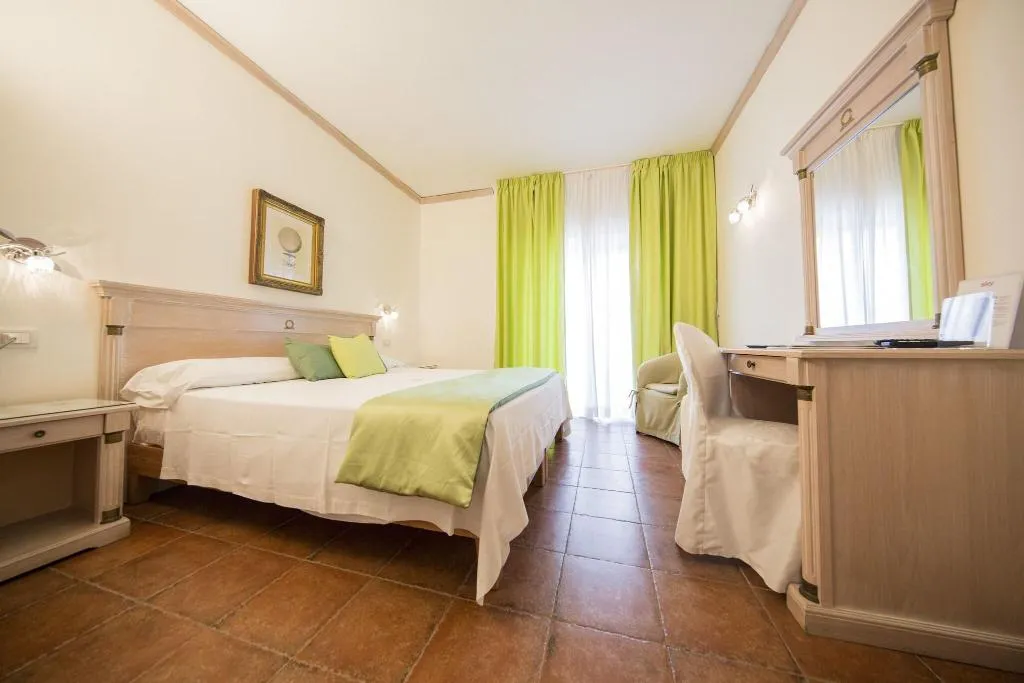 Room, Mancini Park, Rome
